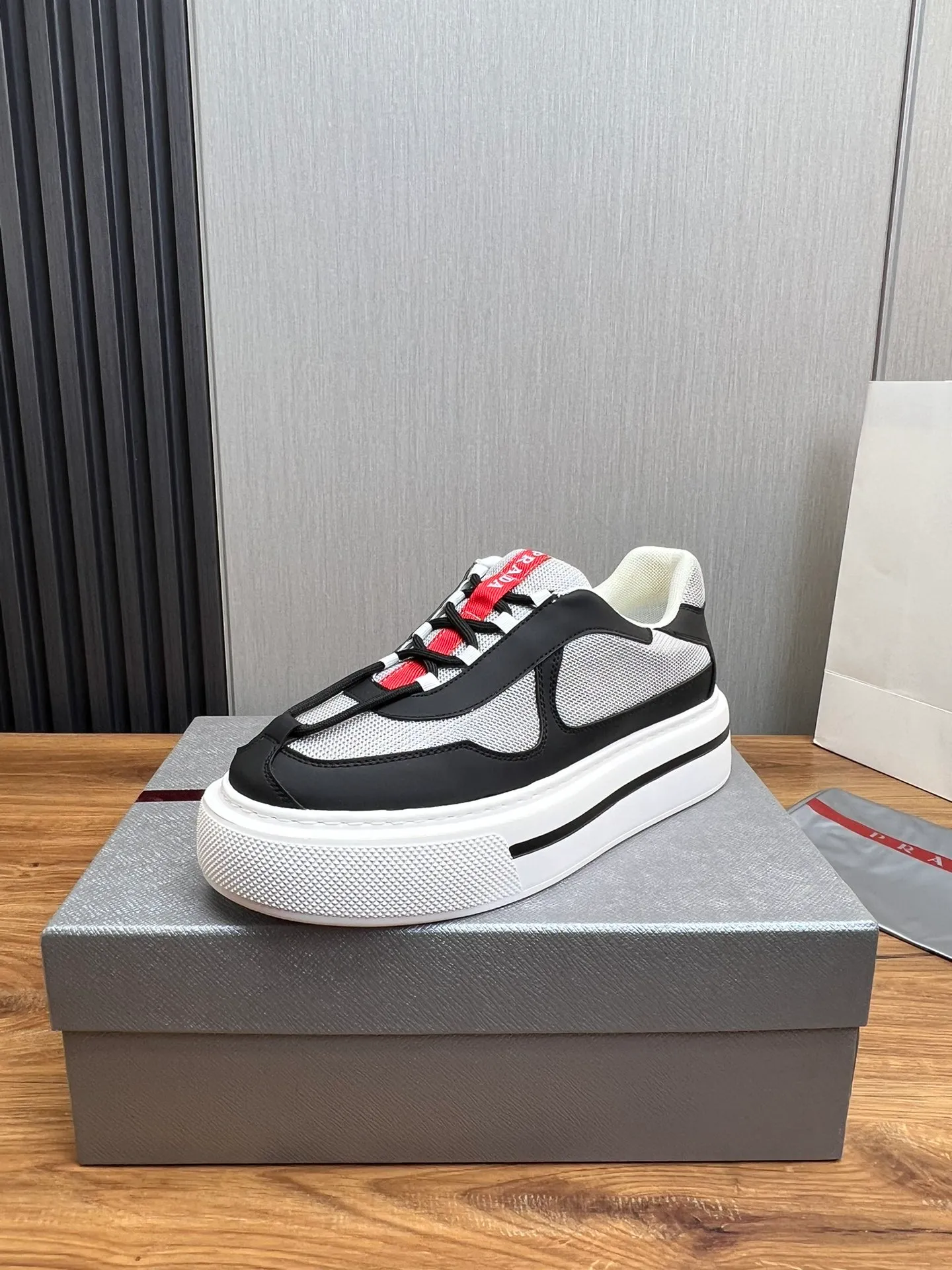 Men's shoes 💰580💰 [PRADA] Men's shoes are popular in the counter, official website is synchronized, 1 high-quality shipment ✔️Original fly-woven cowhide + cowhide lining, 1🆚1 replica, original sole, 38-45 (45 customized, non-refundable)